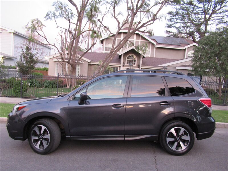 2018 Subaru Forester 2.5i Premium   - Photo 8 - Sherman Oaks, CA 91423