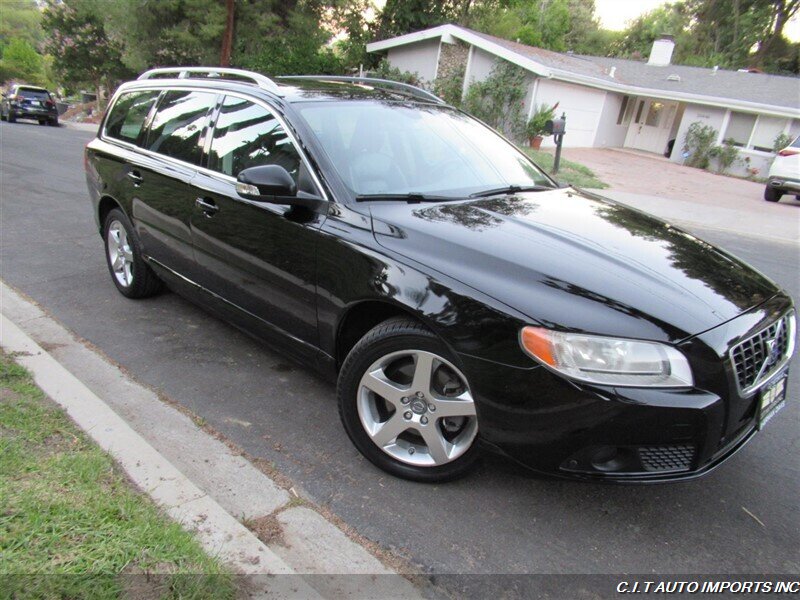 2009 Volvo V70 3.2   - Photo 9 - Sherman Oaks, CA 91423