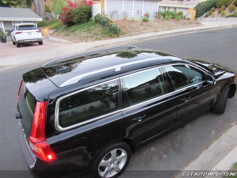 2009 Volvo V70 3.2   - Photo 38 - Sherman Oaks, CA 91423