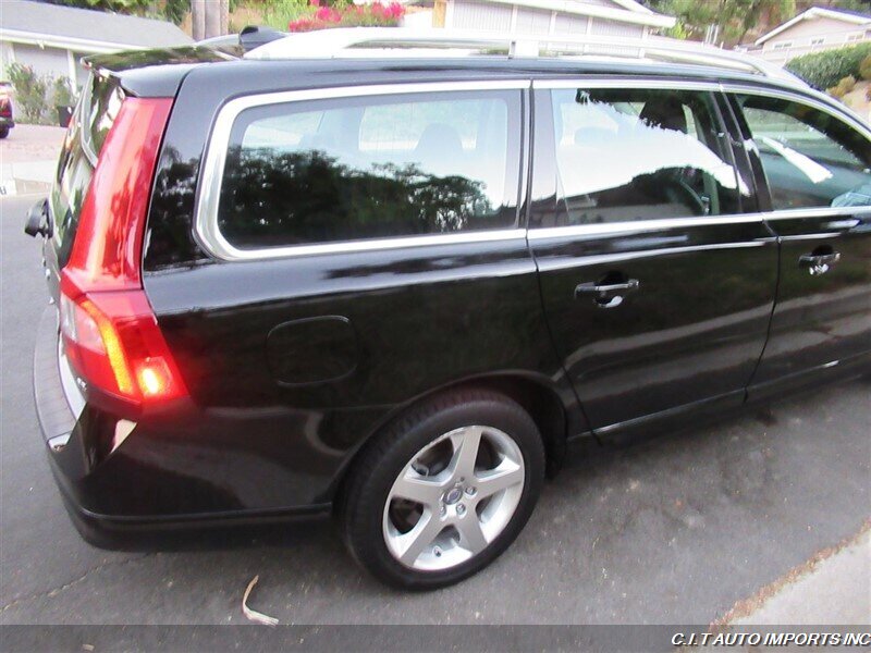 2009 Volvo V70 3.2   - Photo 37 - Sherman Oaks, CA 91423