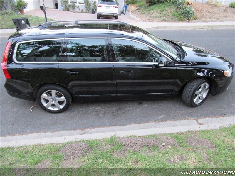 2009 Volvo V70 3.2   - Photo 8 - Sherman Oaks, CA 91423