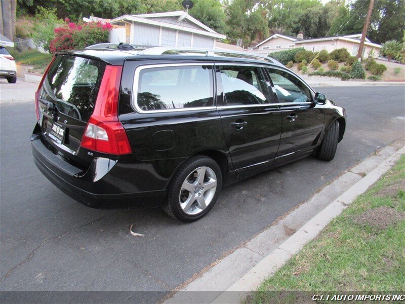 2009 Volvo V70 3.2   - Photo 7 - Sherman Oaks, CA 91423