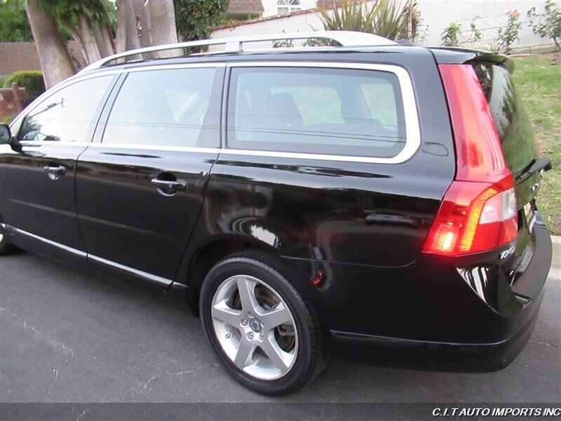 2009 Volvo V70 3.2   - Photo 33 - Sherman Oaks, CA 91423