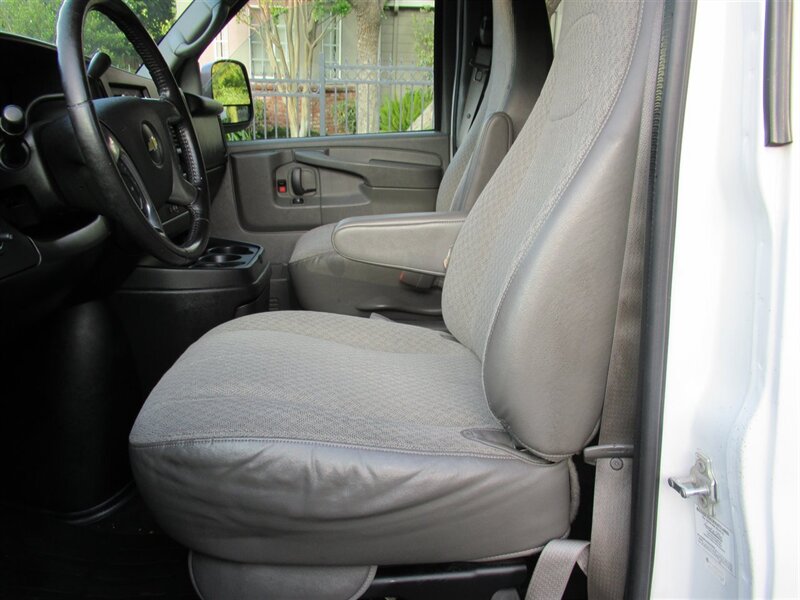 2014 Chevrolet Express LT 1500   - Photo 22 - Sherman Oaks, CA 91423