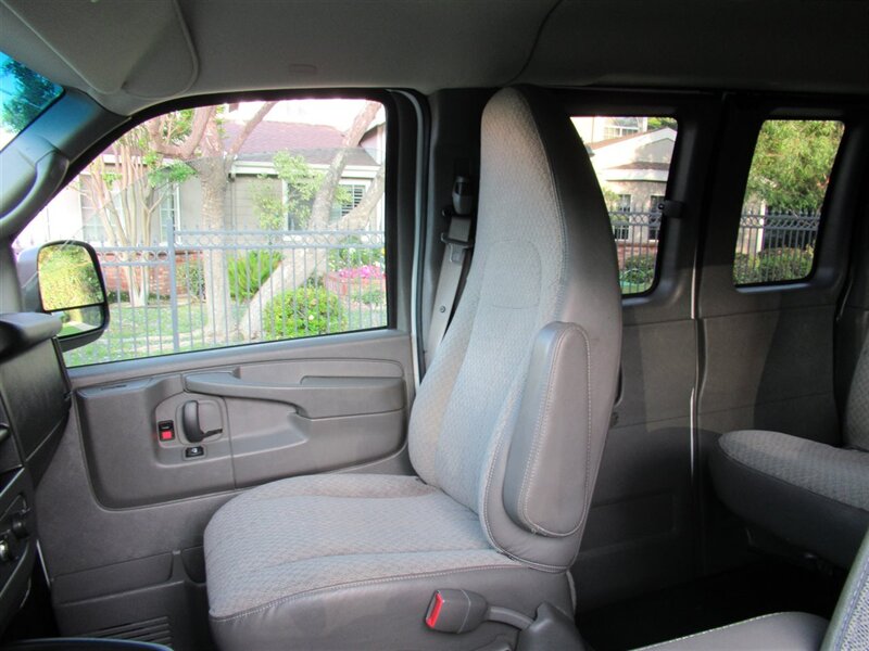 2014 Chevrolet Express LT 1500   - Photo 24 - Sherman Oaks, CA 91423