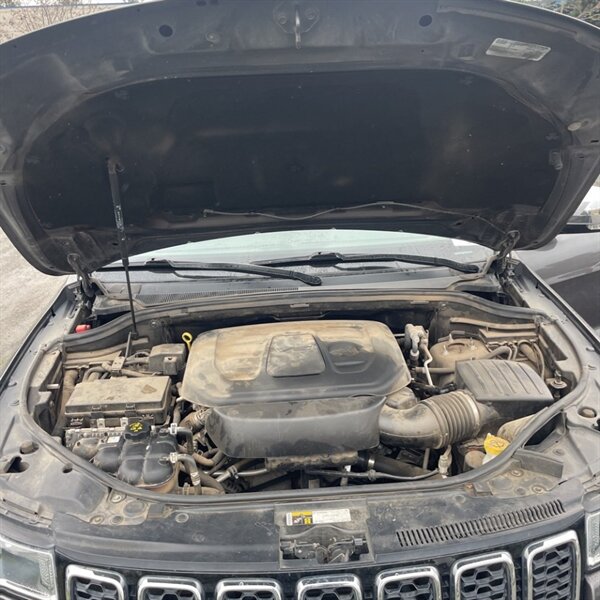 2019 Jeep Grand Cherokee Limited   - Photo 14 - Sherman Oaks, CA 91423