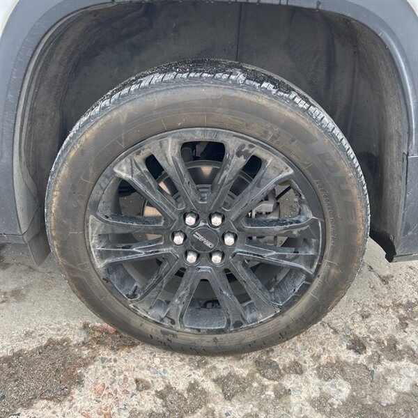 2023 GMC Acadia SLE   - Photo 16 - Sherman Oaks, CA 91423