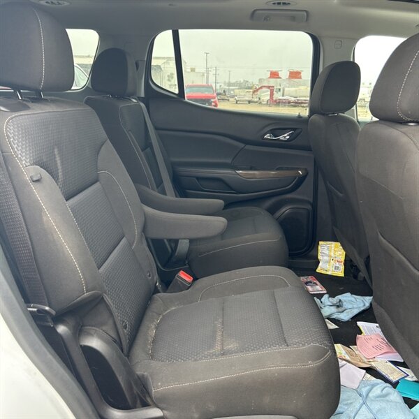 2023 GMC Acadia SLE   - Photo 22 - Sherman Oaks, CA 91423