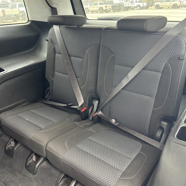 2023 GMC Acadia SLE   - Photo 20 - Sherman Oaks, CA 91423