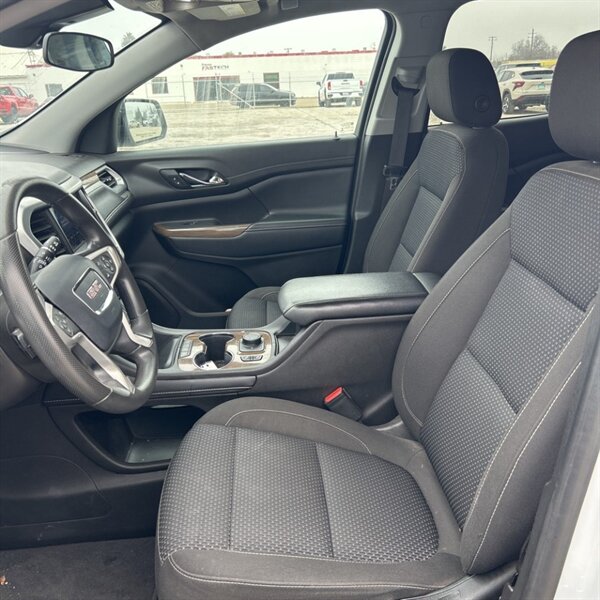 2023 GMC Acadia SLE   - Photo 17 - Sherman Oaks, CA 91423