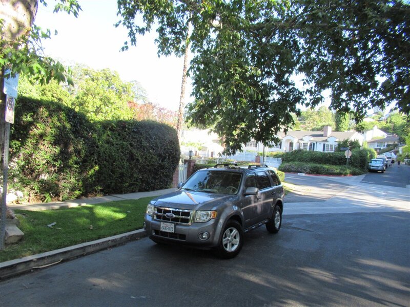 2008 Ford Escape Hybrid   - Photo 2 - Sherman Oaks, CA 91423