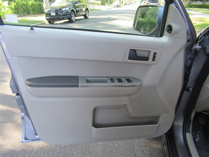 2008 Ford Escape Hybrid   - Photo 16 - Sherman Oaks, CA 91423