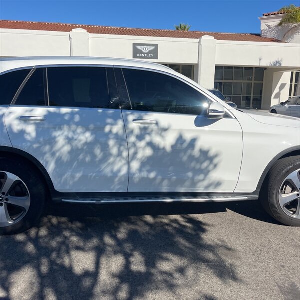 2017 Mercedes-Benz GLC GLC 300 4MATIC   - Photo 7 - Sherman Oaks, CA 91423