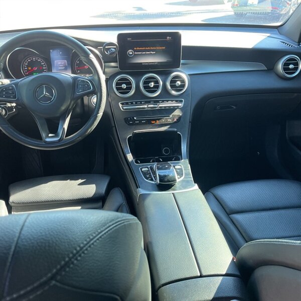 2017 Mercedes-Benz GLC GLC 300 4MATIC   - Photo 19 - Sherman Oaks, CA 91423