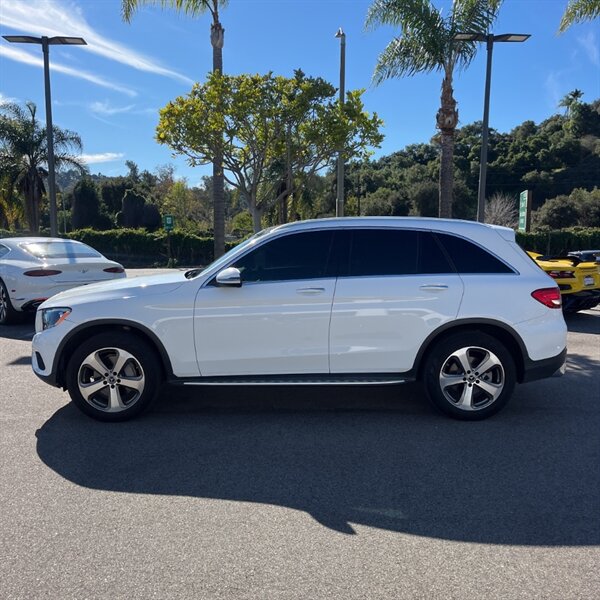 2017 Mercedes-Benz GLC GLC 300 4MATIC   - Photo 10 - Sherman Oaks, CA 91423