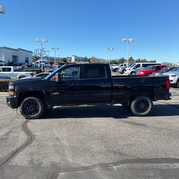 2016 Chevrolet Silverado 2500 LT   - Photo 8 - Sherman Oaks, CA 91423