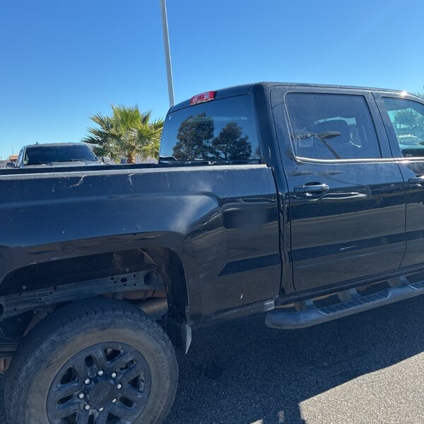 2016 Chevrolet Silverado 2500 LT   - Photo 11 - Sherman Oaks, CA 91423