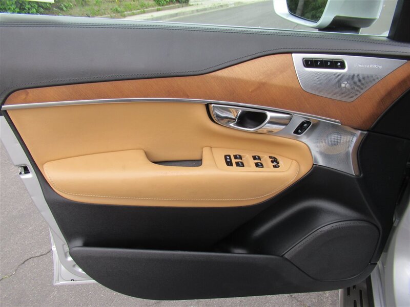 2016 Volvo XC90 T6 Inscription   - Photo 12 - Sherman Oaks, CA 91423