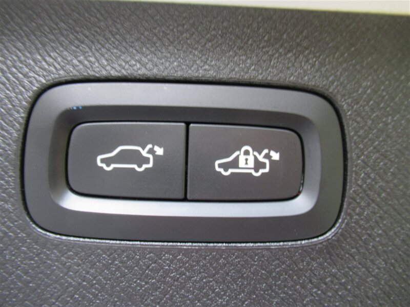 2016 Volvo XC90 T6 Inscription   - Photo 33 - Sherman Oaks, CA 91423