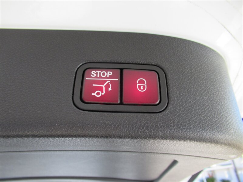 2016 Mercedes-Benz GL 550 4MATIC   - Photo 33 - Sherman Oaks, CA 91423