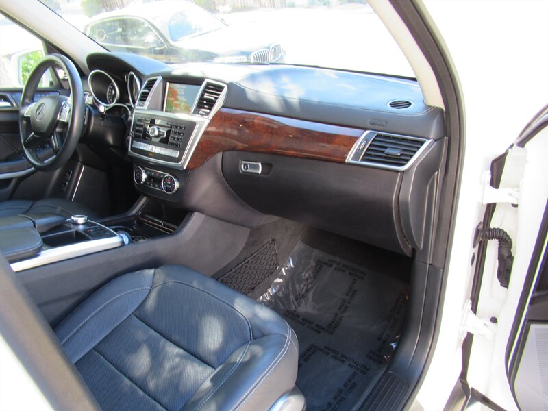 2016 Mercedes-Benz GL 550 4MATIC   - Photo 37 - Sherman Oaks, CA 91423