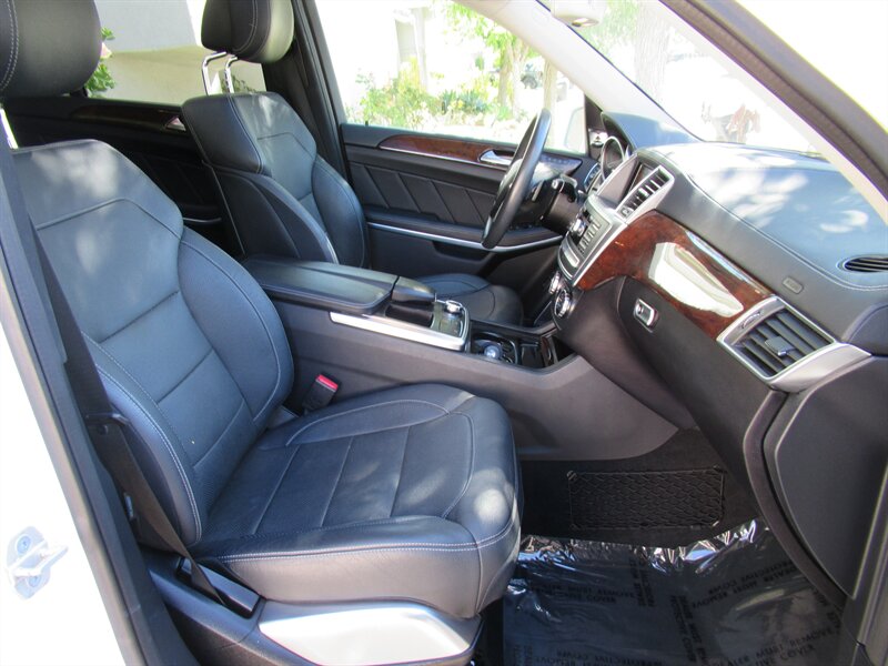 2016 Mercedes-Benz GL 550 4MATIC   - Photo 36 - Sherman Oaks, CA 91423