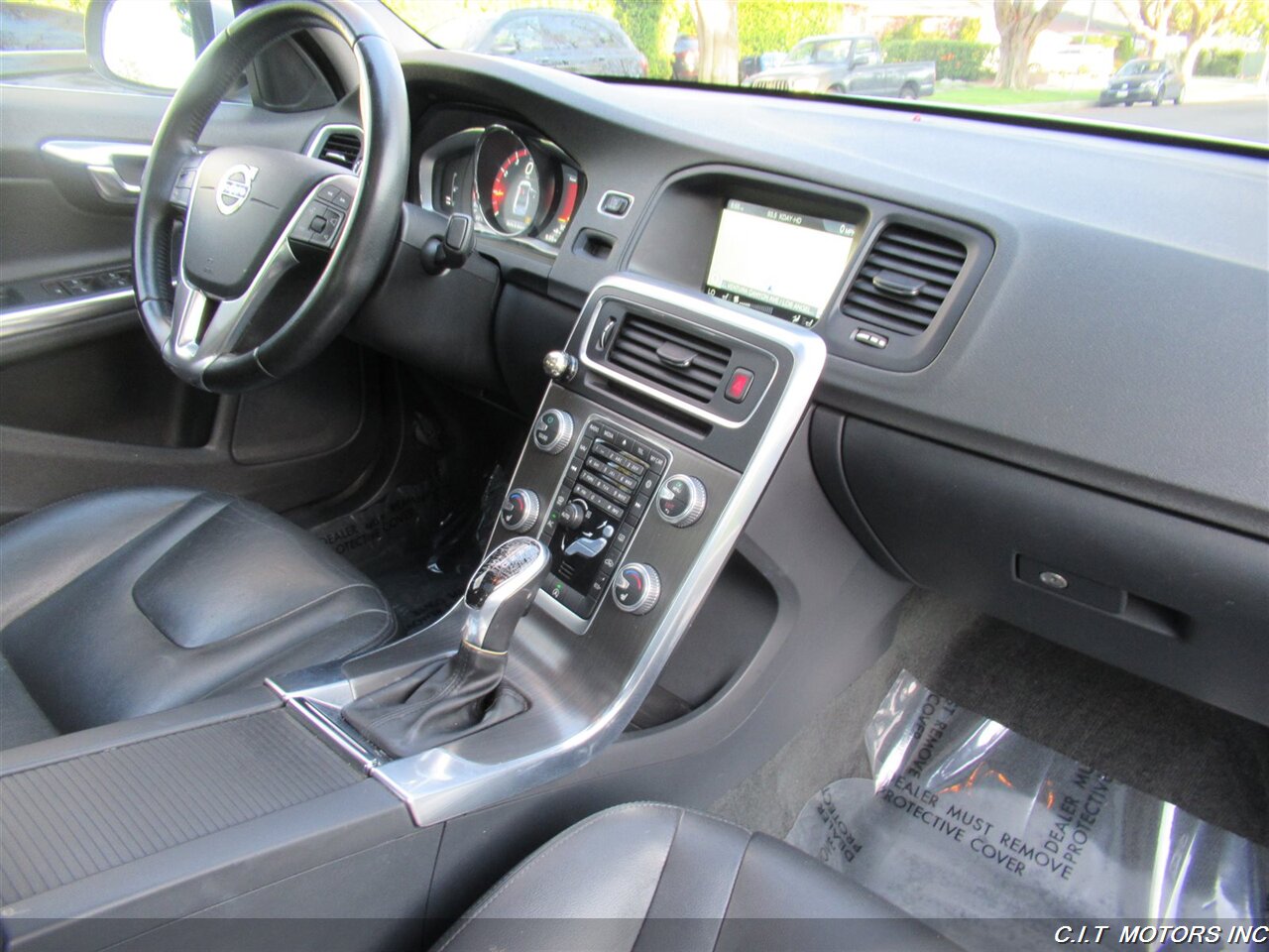 2016 Volvo S60 T5 Drive-E Premier   - Photo 28 - Sherman Oaks, CA 91423