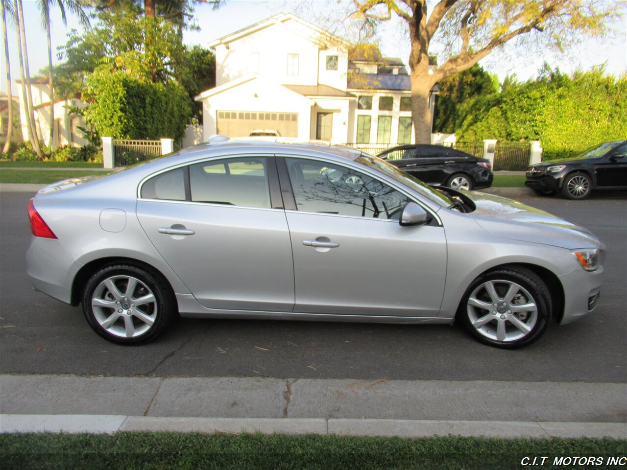 2016 Volvo S60 T5 Drive-E Premier   - Photo 4 - Sherman Oaks, CA 91423