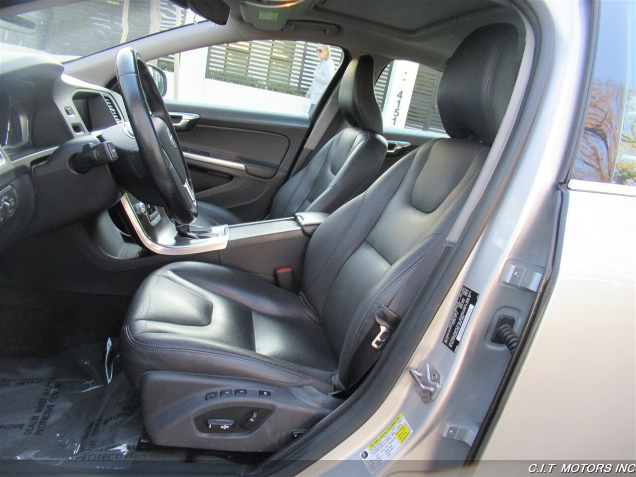 2016 Volvo S60 T5 Drive-E Premier   - Photo 13 - Sherman Oaks, CA 91423