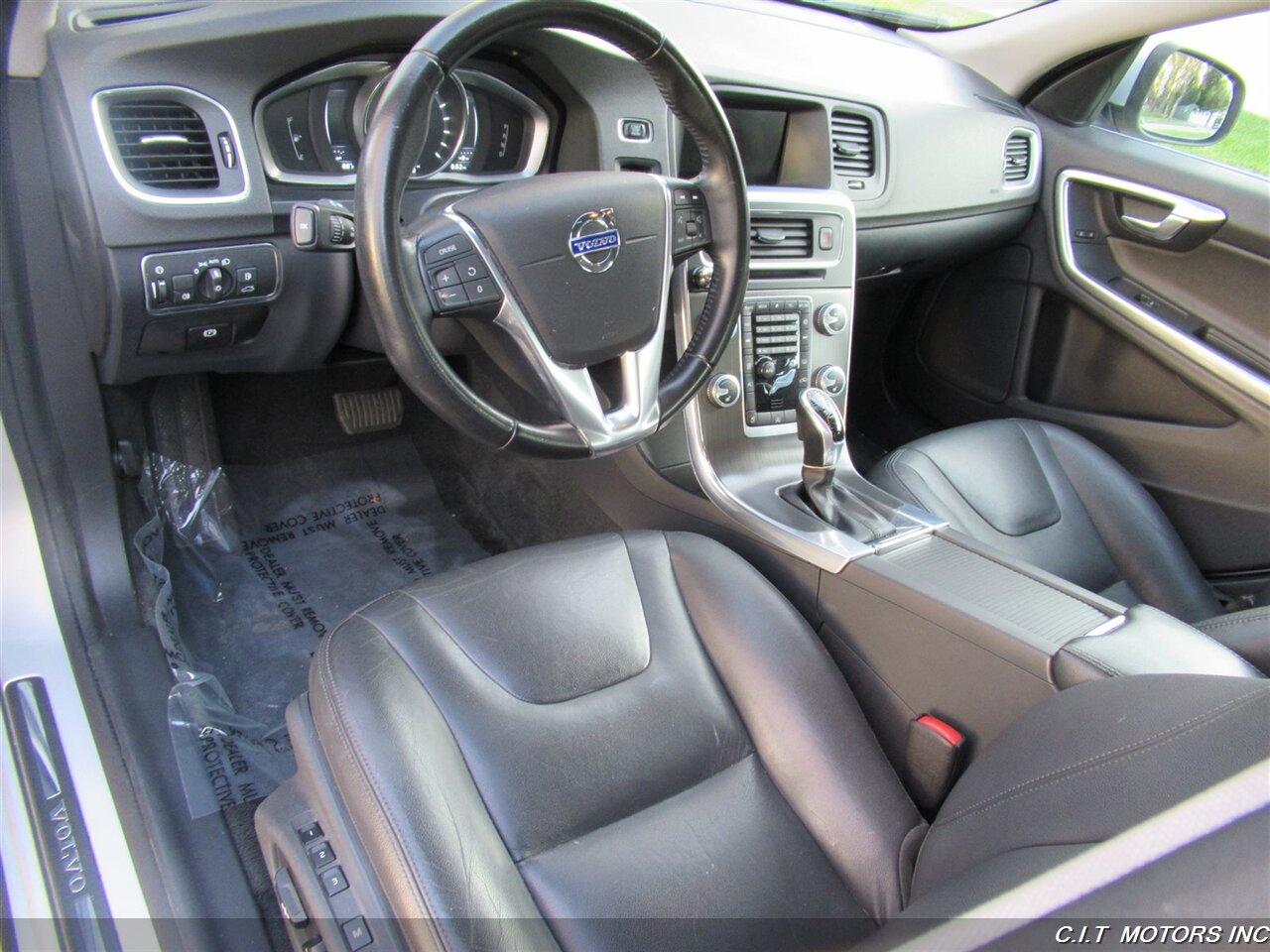 2016 Volvo S60 T5 Drive-E Premier   - Photo 14 - Sherman Oaks, CA 91423