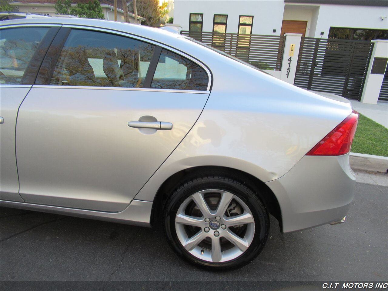 2016 Volvo S60 T5 Drive-E Premier   - Photo 35 - Sherman Oaks, CA 91423