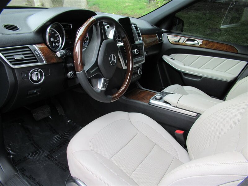 2015 Mercedes-Benz GL 550 4MATIC   - Photo 17 - Sherman Oaks, CA 91423