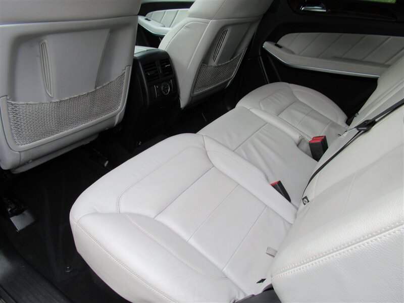 2015 Mercedes-Benz GL 550 4MATIC   - Photo 30 - Sherman Oaks, CA 91423