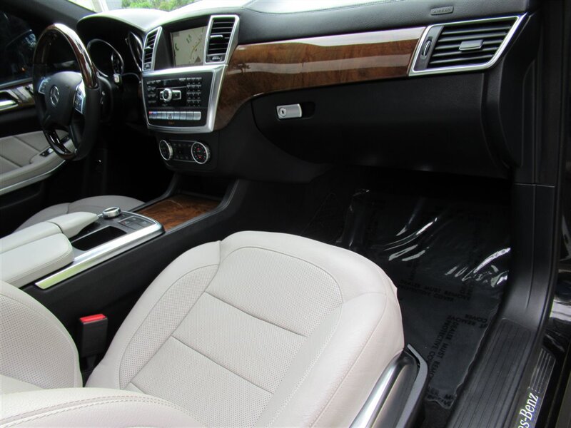 2015 Mercedes-Benz GL 550 4MATIC   - Photo 40 - Sherman Oaks, CA 91423