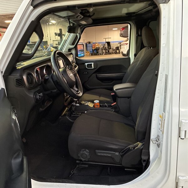 2019 Jeep Wrangler Unlimited Sport   - Photo 15 - Sherman Oaks, CA 91423