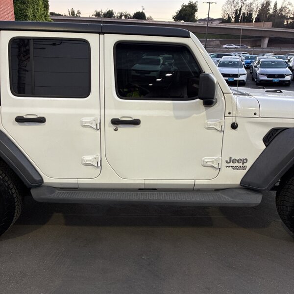 2019 Jeep Wrangler Unlimited Sport   - Photo 10 - Sherman Oaks, CA 91423