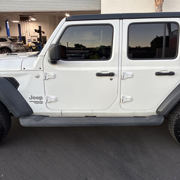 2019 Jeep Wrangler Unlimited Sport   - Photo 5 - Sherman Oaks, CA 91423