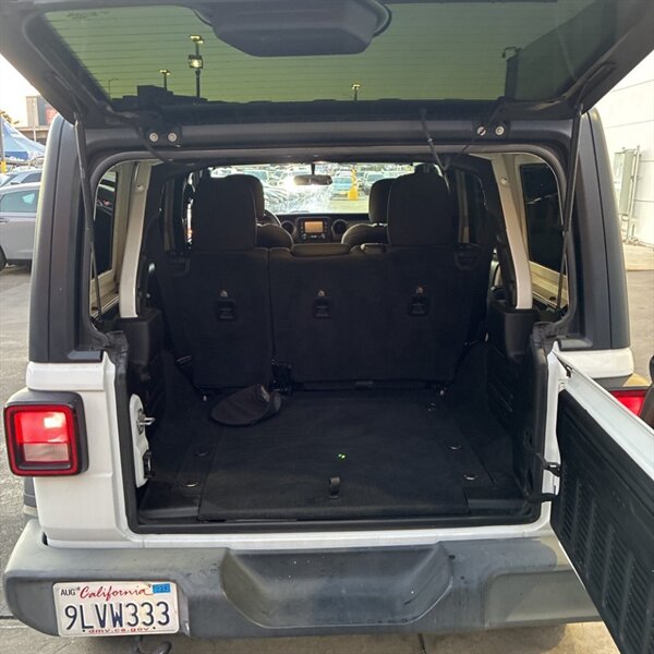 2019 Jeep Wrangler Unlimited Sport   - Photo 9 - Sherman Oaks, CA 91423