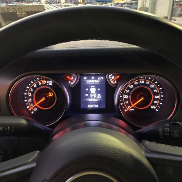 2019 Jeep Wrangler Unlimited Sport   - Photo 21 - Sherman Oaks, CA 91423