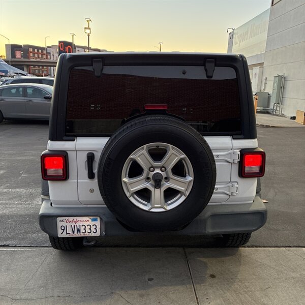 2019 Jeep Wrangler Unlimited Sport   - Photo 8 - Sherman Oaks, CA 91423