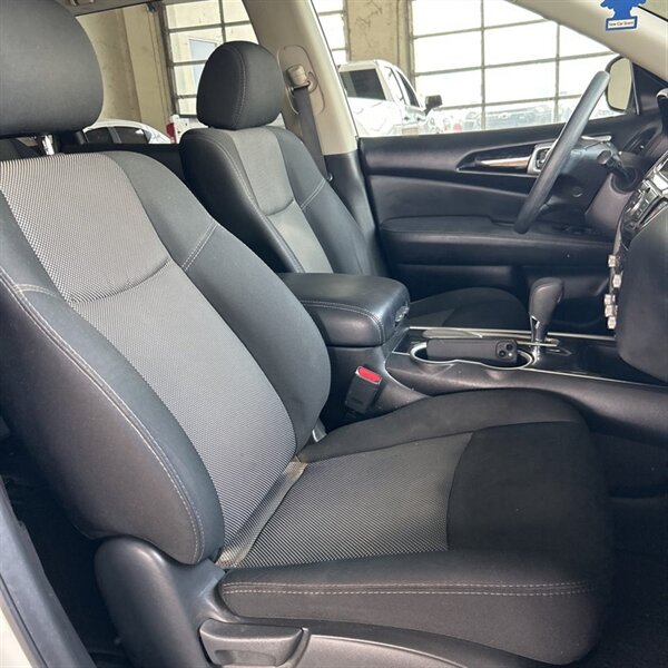 2018 Nissan Pathfinder S   - Photo 11 - Sherman Oaks, CA 91423