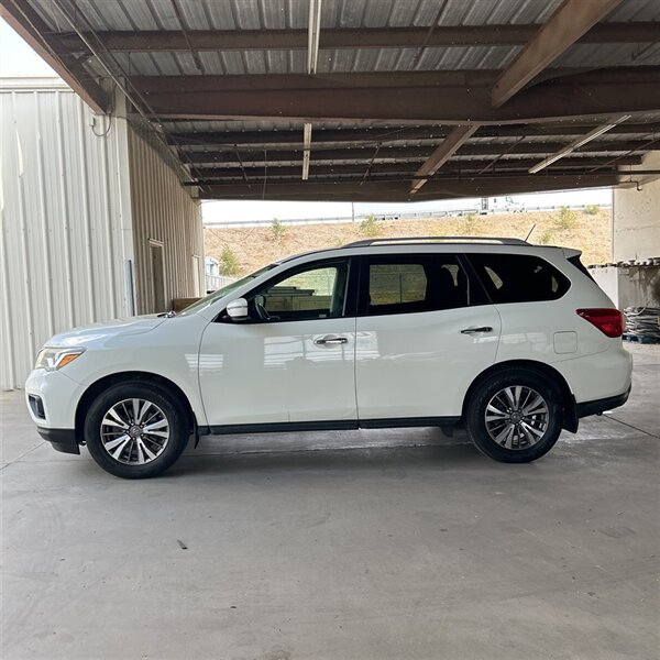 2018 Nissan Pathfinder S   - Photo 2 - Sherman Oaks, CA 91423
