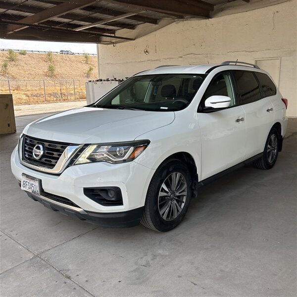 2018 Nissan Pathfinder S  