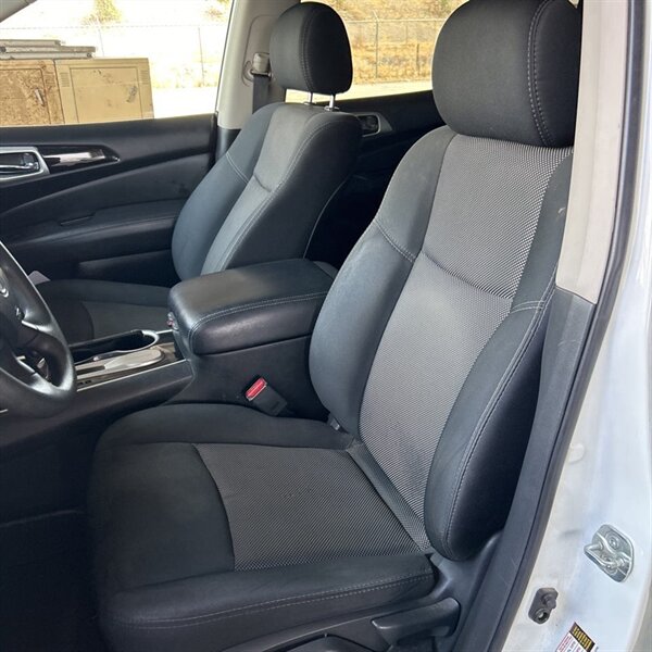 2018 Nissan Pathfinder S   - Photo 10 - Sherman Oaks, CA 91423