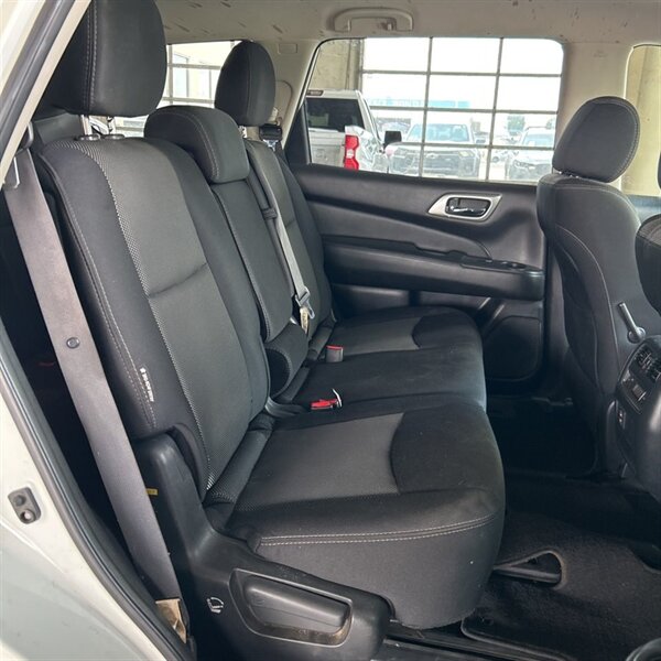 2018 Nissan Pathfinder S   - Photo 13 - Sherman Oaks, CA 91423