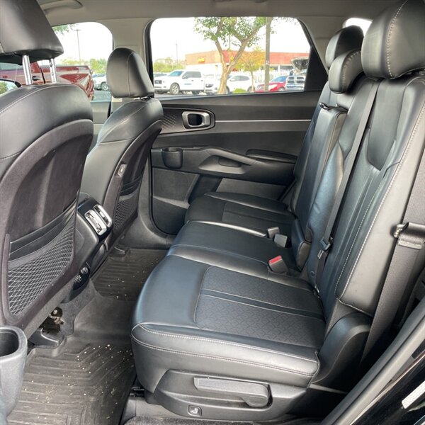 2022 Kia Sorento S   - Photo 17 - Sherman Oaks, CA 91423