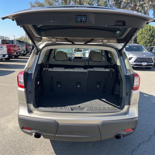 2019 Subaru Ascent Limited 8-Passenger   - Photo 8 - Sherman Oaks, CA 91423