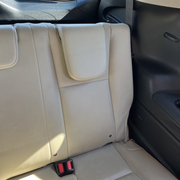 2019 Subaru Ascent Limited 8-Passenger   - Photo 15 - Sherman Oaks, CA 91423