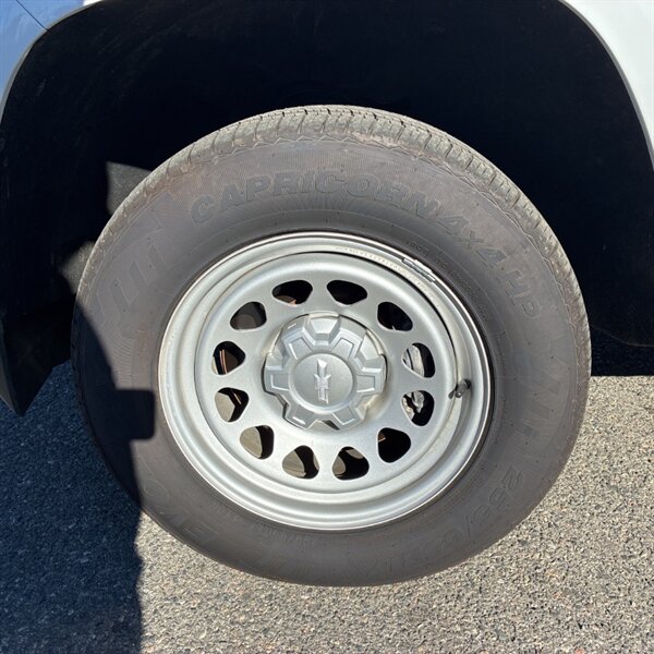 2023 Chevrolet Colorado Work Truck   - Photo 18 - Sherman Oaks, CA 91423