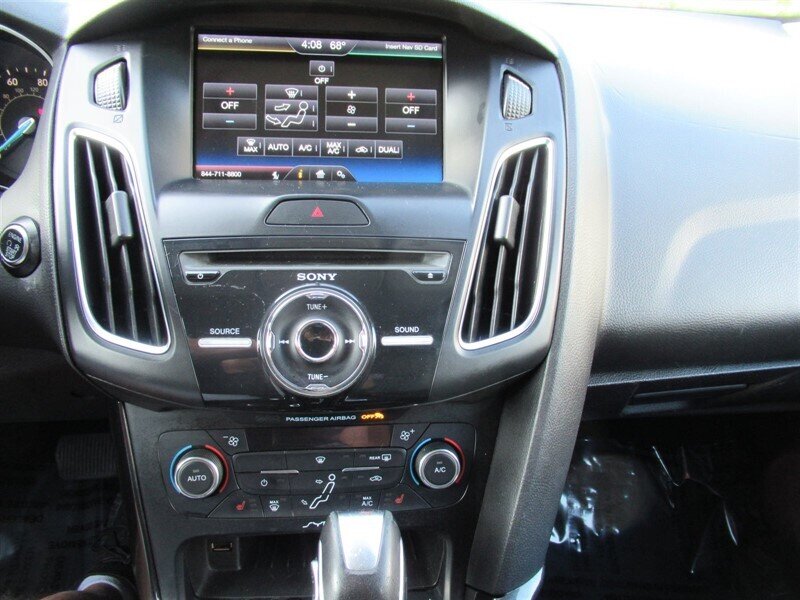 2015 Ford Focus Titanium   - Photo 20 - Sherman Oaks, CA 91423
